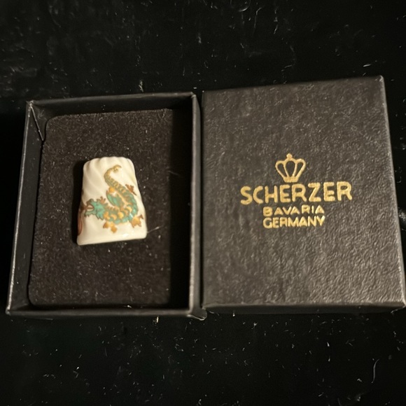 Vintage Porcelain Thimble of Fire-Breathing Dragon - Picture 1 of 7